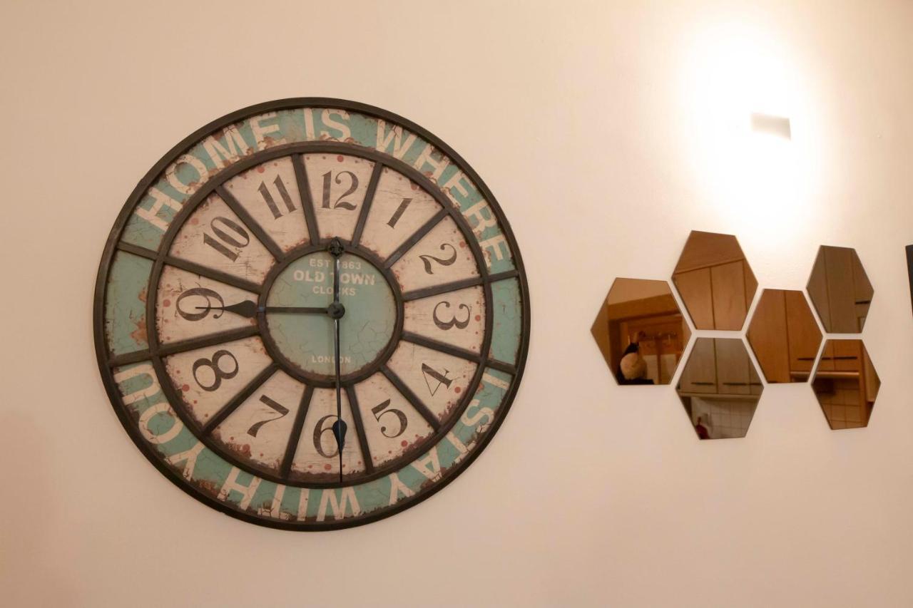 Apartamentos Erlueta กาลาตายุด ภายนอก รูปภาพ