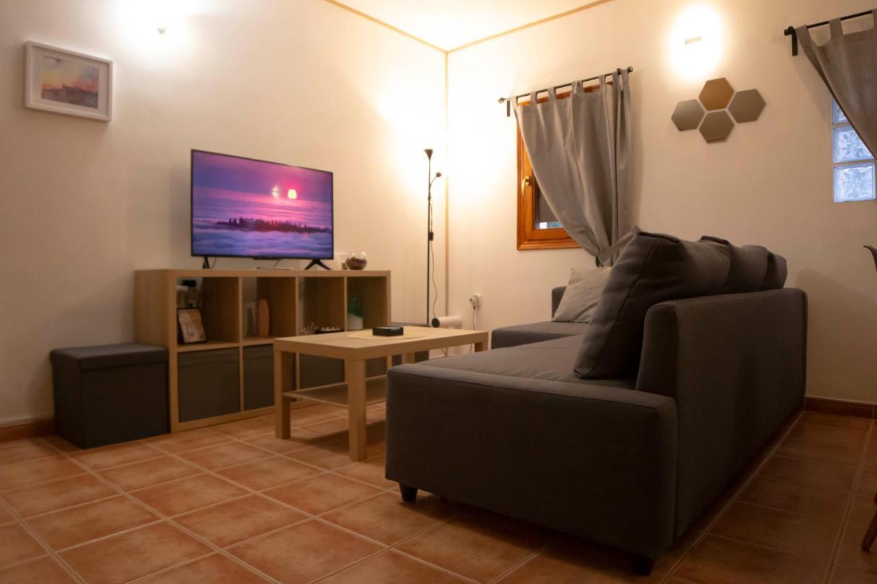 Apartamentos Erlueta กาลาตายุด ภายนอก รูปภาพ