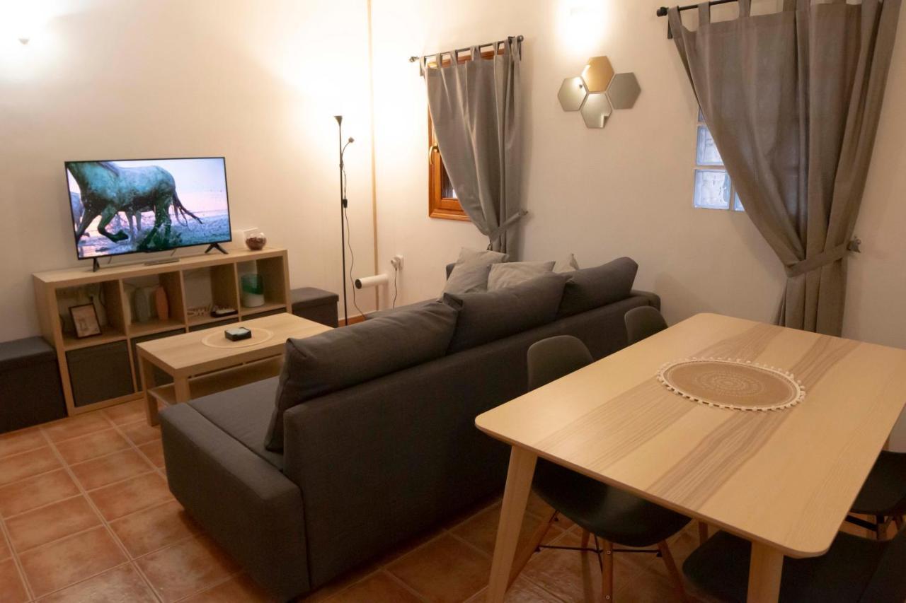 Apartamentos Erlueta กาลาตายุด ภายนอก รูปภาพ