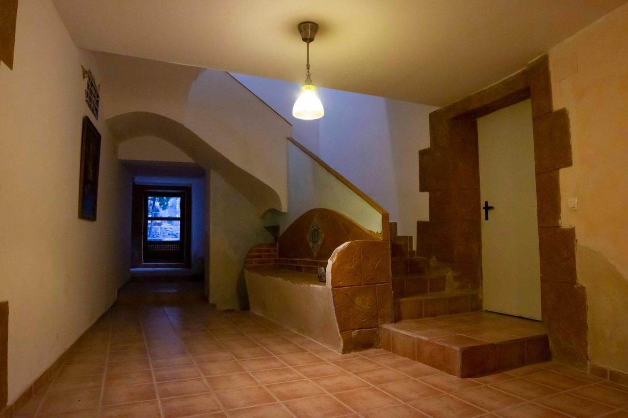Apartamentos Erlueta กาลาตายุด ภายนอก รูปภาพ